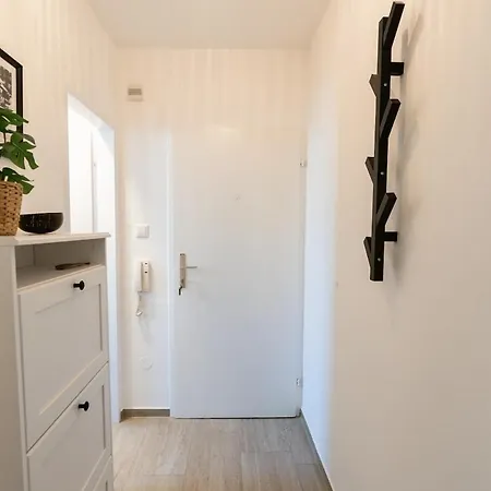 Charming 1-room In A Very Good Area
